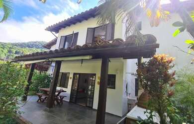 Imagem: A casa em condomínio possui 4 Dormitórios, 5 Banheiros, 4