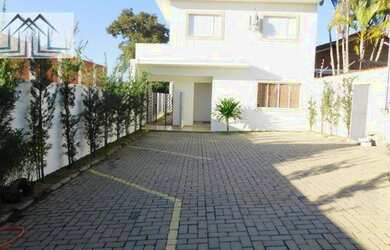 Imagem: A casa possui 2 Dormitórios, 2 Banheiros, 1 Vaga na garagem