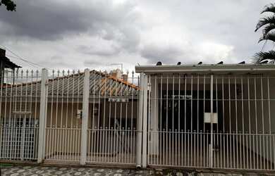 Imagem: A casa possui 5 Dormitórios, 5 Banheiros, 250m² de Área e