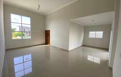 Imagem: A casa em condomínio possui 2 Dormitórios, 2 Banheiros, 2