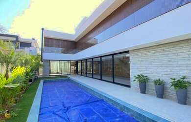 Imagem: A casa em condomínio possui 4 Dormitórios, 5 Banheiros, 4