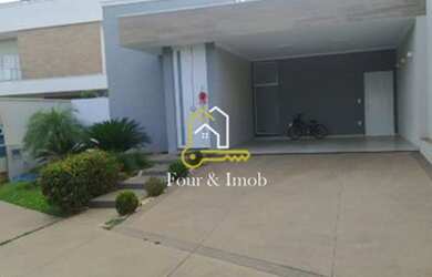 Imagem: A casa em condomínio possui 3 Dormitórios, 2 Banheiros, 4