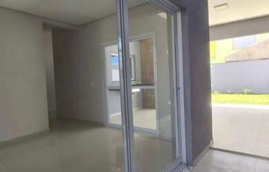 Imagem: A casa em condomínio possui 3 Dormitórios, 1 Banheiro, 1 Vaga