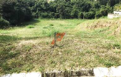 Imagem: O terreno possui 696m² de Área e está localizado em Pinheirinho