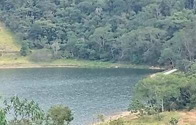 Imagem 4: oportunidade terreno com uma vista toda para represa