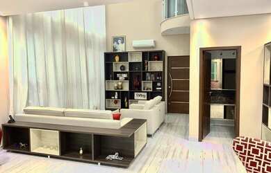 Imagem: A casa em condomínio possui 4 Dormitórios, 3 Banheiros, 4