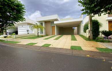 Imagem: A casa em condomínio possui 3 Dormitórios, 3 Banheiros, 3