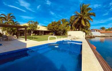 Imagem: A casa em condomínio possui 5 Dormitórios, 5 Banheiros, 4