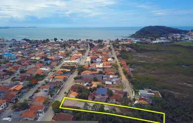 Imagem: O terreno possui 1.350m² de Área e está localizado em Penha