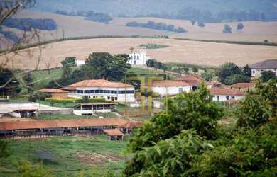 Imagem: A fazenda possui 4.580.000m² de Área, Churrasqueira, Piscina