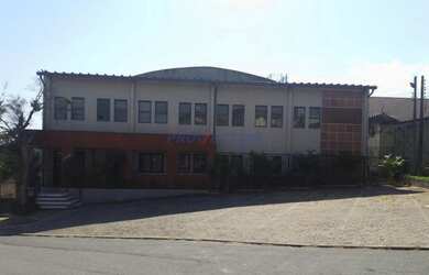 Imagem: O depósito possui 5 Vagas na garagem, 2427m² de Área e está