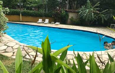 Imagem: A casa possui 2 Dormitórios, 3 Banheiros, 2 Vagas na garagem