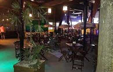 Imagem: O depósito possui 5 Vagas na garagem, 400m² de Área e está