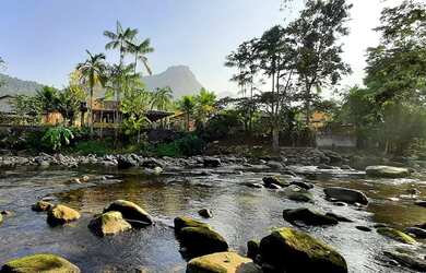 Imagem: A casa possui 2 Dormitórios, 1 Banheiro, 4 Vagas na garagem