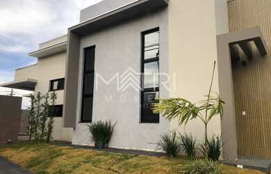 Imagem: A casa em condomínio possui 3 Dormitórios, 3 Banheiros, 2