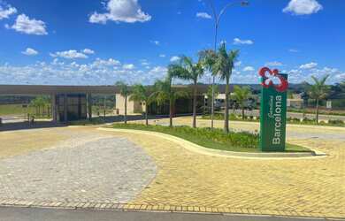 Imagem 2: Lote em condomínio fechado a venda de 300 metros no Jardins Barcelona...