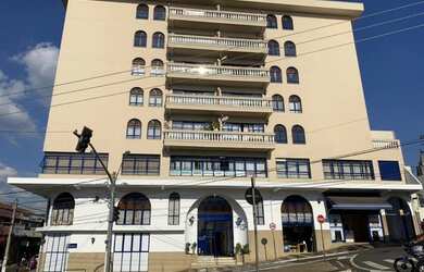 Imagem: O apartamento possui 3 Dormitórios, 3 Banheiros, 182m² de