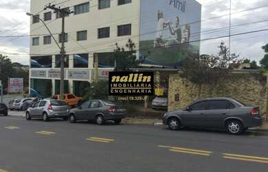 Imagem: A casa possui 3 Dormitórios, 3 Banheiros, 2 Vagas na garagem