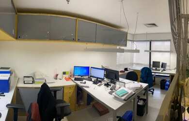 Imagem: O depósito possui 1 Vaga na garagem, 42m² de Área e está