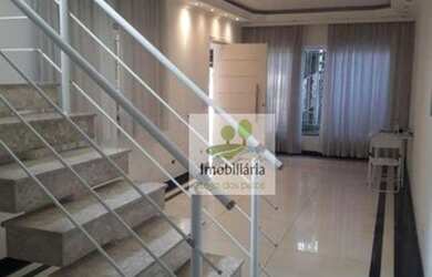 Imagem: A casa possui 3 Dormitórios, 4 Banheiros, 5 Vagas na garagem