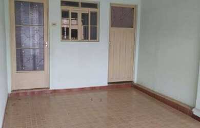 Imagem: A casa possui 4 Dormitórios, 2 Banheiros, 2 Vagas na garagem