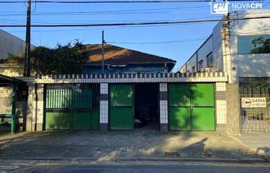 Imagem: A casa possui 3 Dormitórios, 2 Banheiros, 1 Vaga na garagem