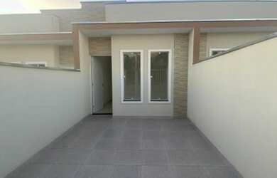 Imagem: A casa possui 2 Dormitórios, 1 Banheiro, 1 Vaga na garagem