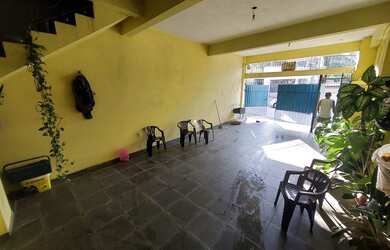 Imagem: A casa possui 4 Dormitórios, 3 Banheiros, 3 Vagas na garagem