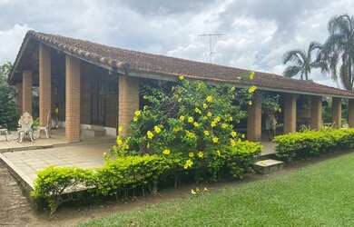 Imagem 3: Condomínio fechado. Piscina, Churrasqueira, 5.000m² de Áreae3 Banheiros