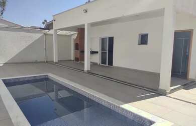 Imagem: A casa em condomínio possui 3 Dormitórios, 4 Banheiros, 4