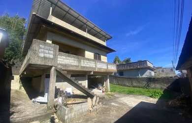 Imagem: A casa possui 2 Dormitórios, 1 Banheiro, 5 Vagas na garagem