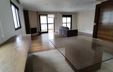 Imagem: O apartamento possui 3 Dormitórios, 5 Banheiros, 3 Vagas na