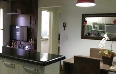 Imagem: O apartamento possui 2 Dormitórios, 1 Banheiro, 1 Vaga na garagem