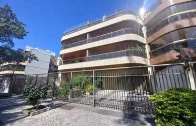 Imagem: O apartamento possui 3 Dormitórios, 1 Banheiro, 2 Vagas na