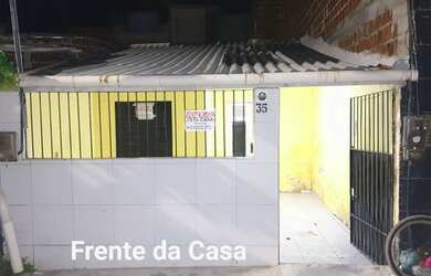 Imagem: A casa possui 2 Dormitórios e 1 Banheiro e está localizado
