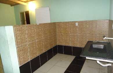 Imagem: A casa possui 2 Dormitórios, 1 Banheiro e está localizado