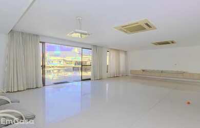 Imagem: O apartamento na cobertura possui 5 Dormitórios, 4 Banheiros