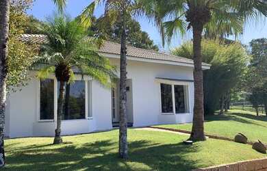 Imagem: A casa em condomínio possui 3 Dormitórios, 3 Banheiros, 3.900m²