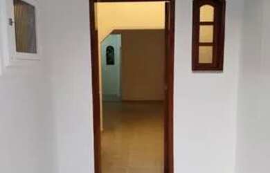 Imagem: A casa possui 4 Dormitórios, 2 Banheiros, 1 Vaga na garagem