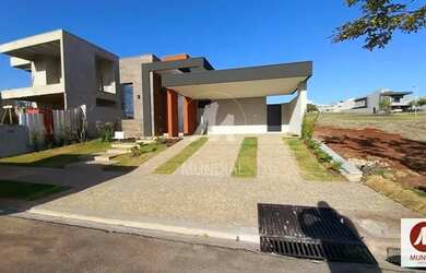 Imagem: A casa em condomínio possui 3 Dormitórios, 4 Banheiros, 4