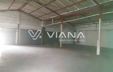 Imagem: O depósito possui 5 Vagas na garagem, 1.368m² de Área e