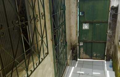 Imagem 1: Aluga está casa. Varanda, 1 Banheiroe2 Dormitórios