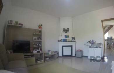 Imagem: A casa possui 3 Dormitórios, 2 Banheiros, 204m² de Área e