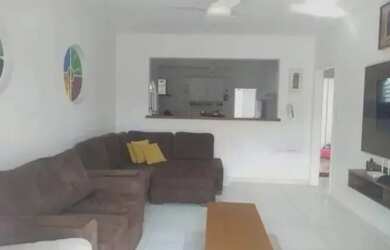 Imagem: A casa possui 2 Dormitórios, 1 Banheiro, 1 Vaga na garagem