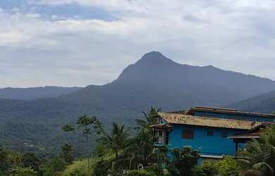 Imagem: A casa possui 2 Dormitórios, 2 Vagas na garagem e Imóvel novo