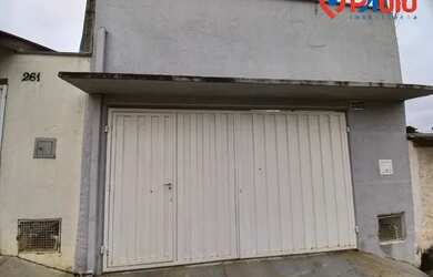 Imagem: A casa possui 2 Dormitórios, 2 Banheiros, 1 Vaga na garagem