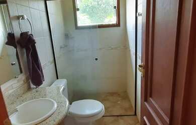 Imagem 3: Casa de condomínio. Piscina, Churrasqueira, Lareirae5 Banheiros