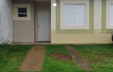 Imagem: A casa em condomínio possui 2 Dormitórios, 1 Banheiro, 2 Vagas
