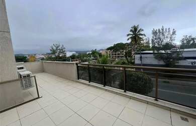 Imagem: O depósito possui 3 Vagas na garagem, 200m² de Área e está