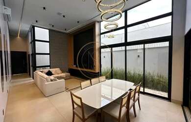 Imagem: A casa possui 1 Dormitório, 3 Banheiros, 2 Vagas na garagem